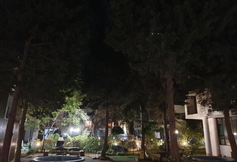 Amara Boutique & Design студио