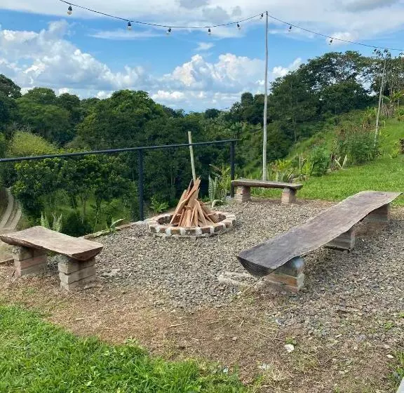 ベッドアンドブレックファースト Casa Campestre Hh