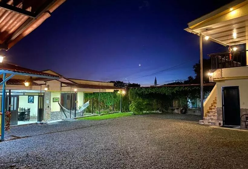 ベッドアンドブレックファースト Casa Campestre Hh