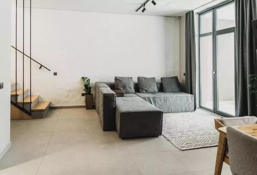 Hotelli котеджі грань