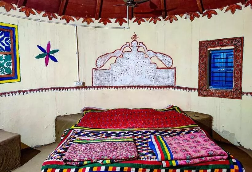 Hotelli Rann Star Village Stay