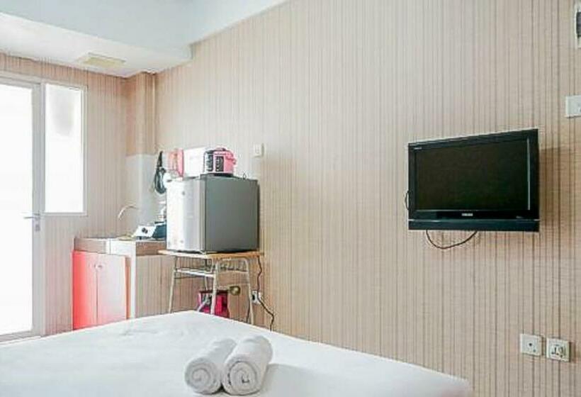 Hotel Redliving Apartemen Green Lake View Ciputat   Juragan Rooms Tower B With Fast Wifi