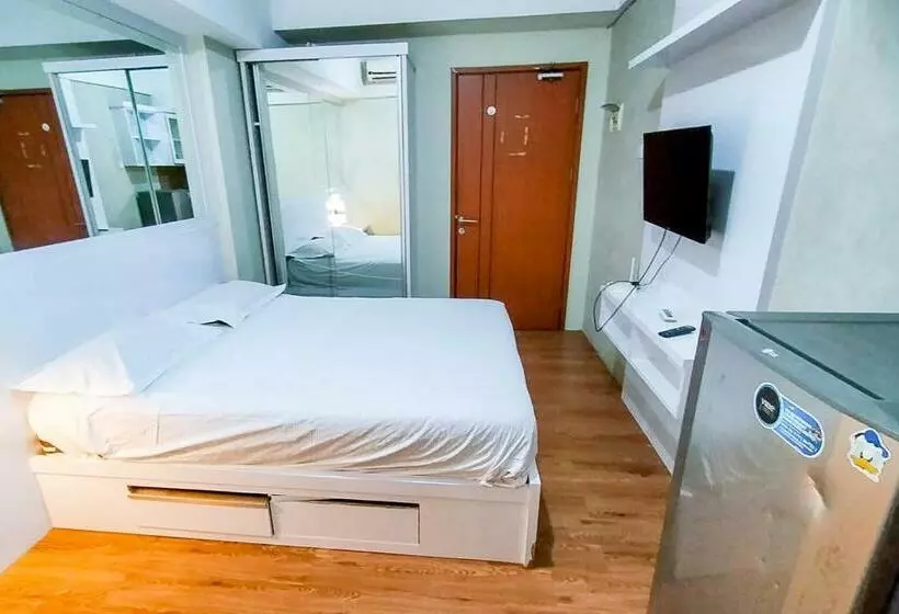 ホテル Redliving Apartemen Green Lake View Ciputat   Juragan Rooms Tower B With Fast Wifi