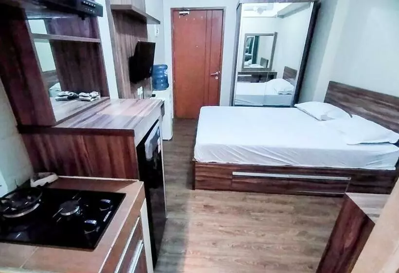 ホテル Redliving Apartemen Green Lake View Ciputat   Juragan Rooms Tower B With Fast Wifi