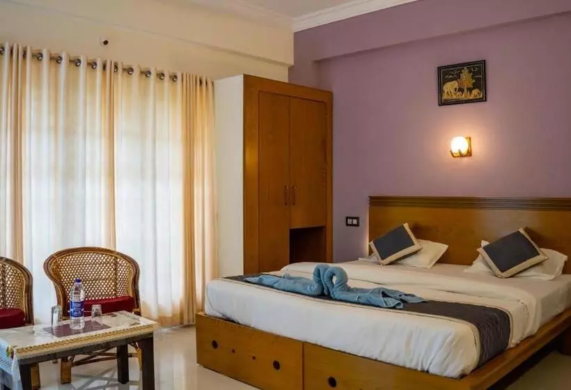 Hotelli White House Residency