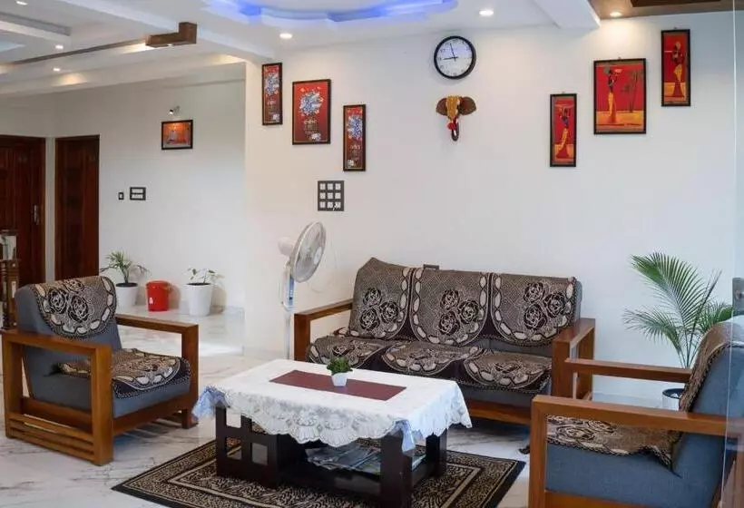 Hotelli White House Residency