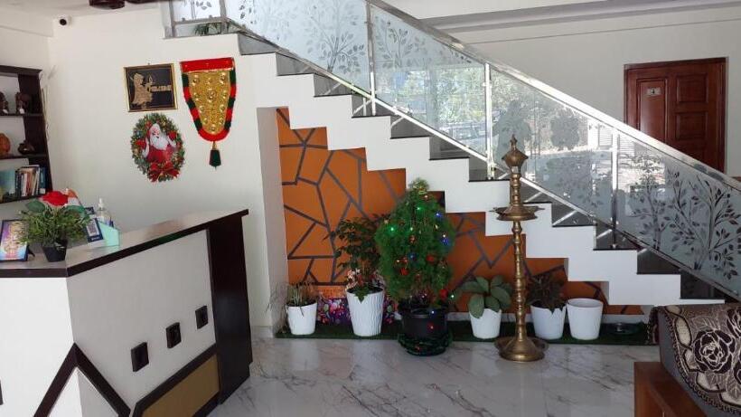 Hotel White House Residency