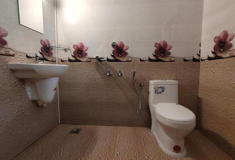 Hotel White House Residency