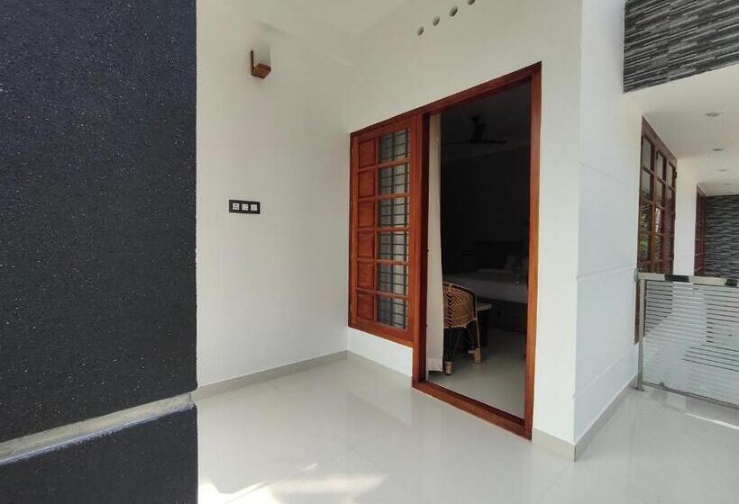 Hotel White House Residency