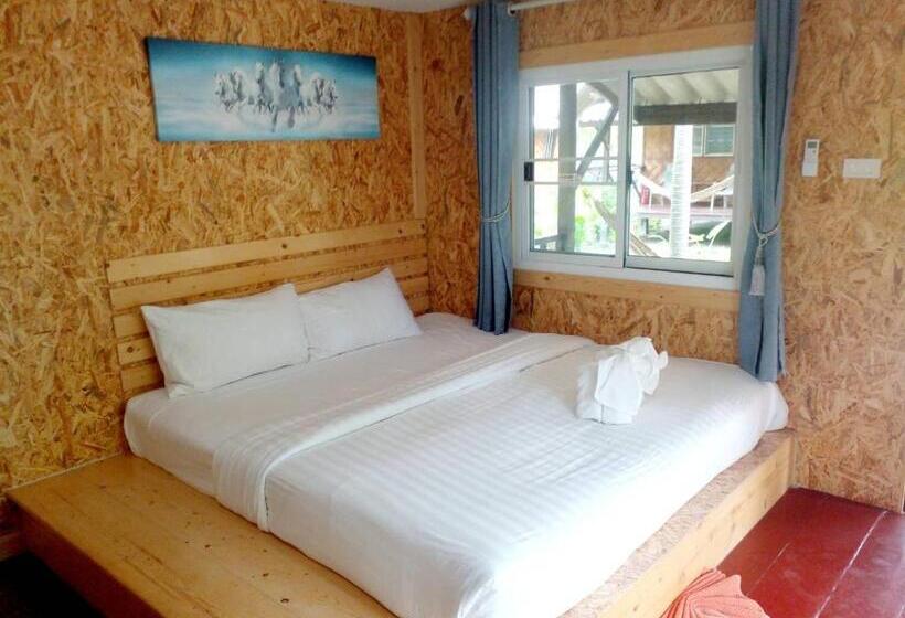 Lipe Garden Beach Resort