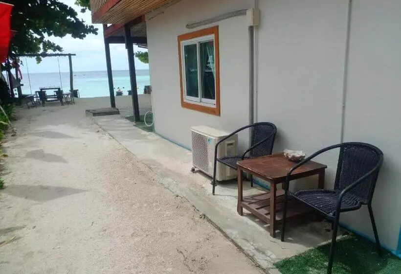 Lipe Garden Beach Resort