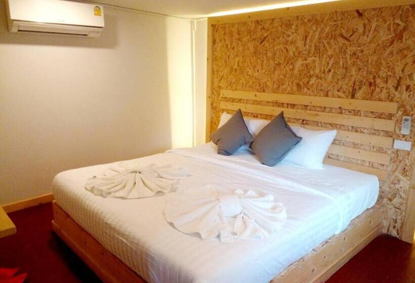 Lipe Garden Beach Resort