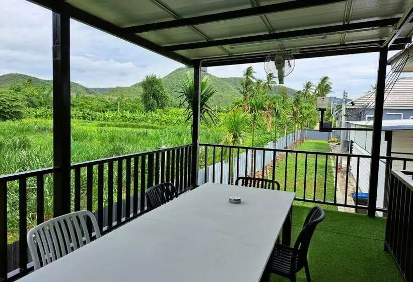 ペンション โคซี่ โฮมสเตย์