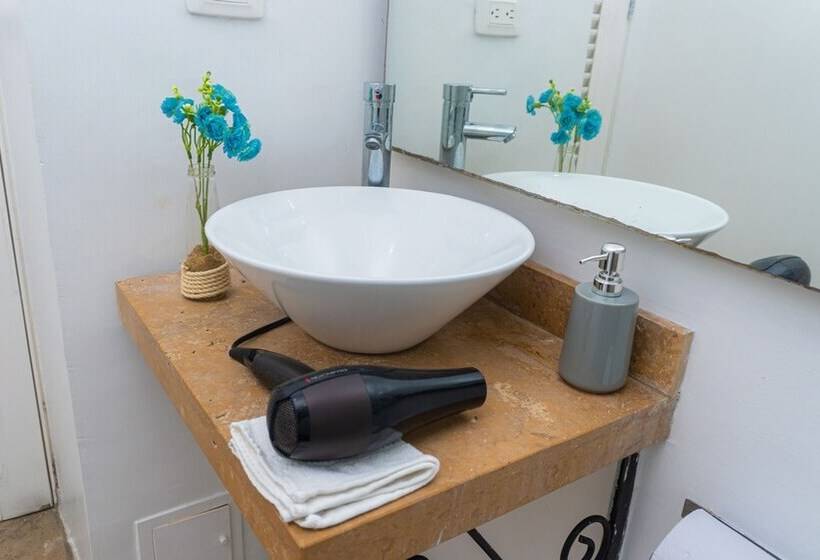 پانسیون La Puerta Azul