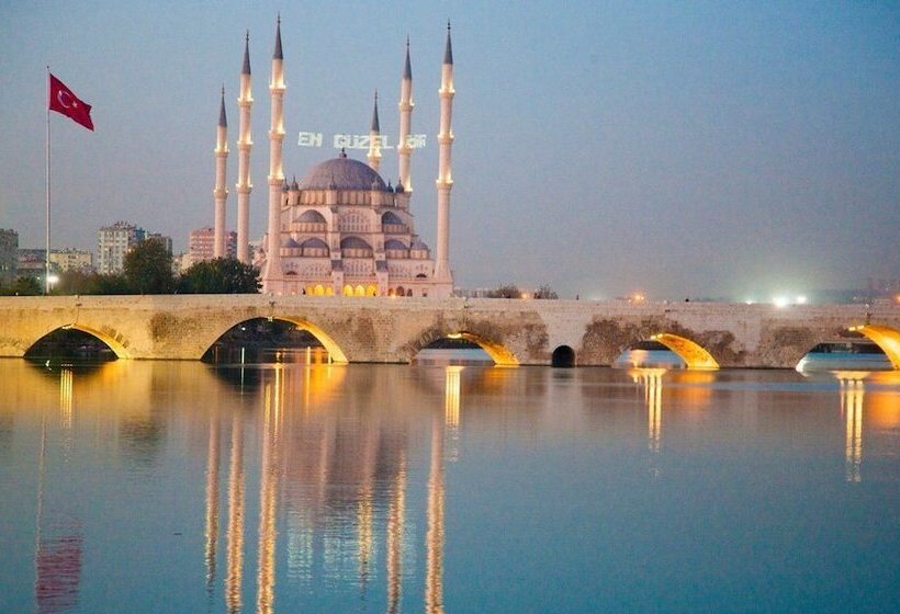 هتل Adana Saray