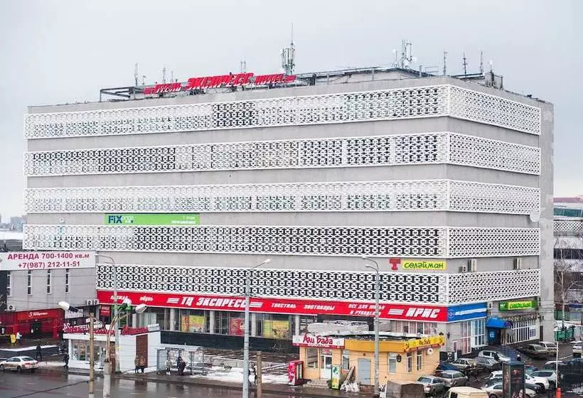 Express Hotel & Hostel