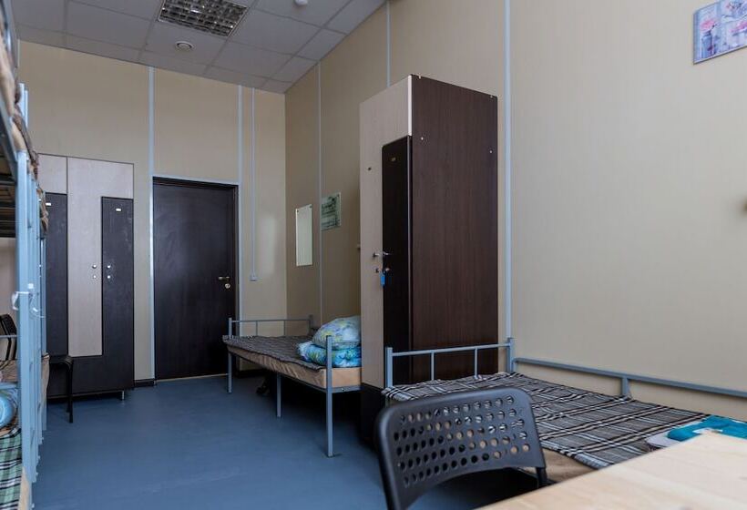 Express Hotel & Hostel