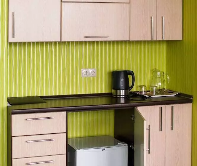 Express Hotel & Hostel