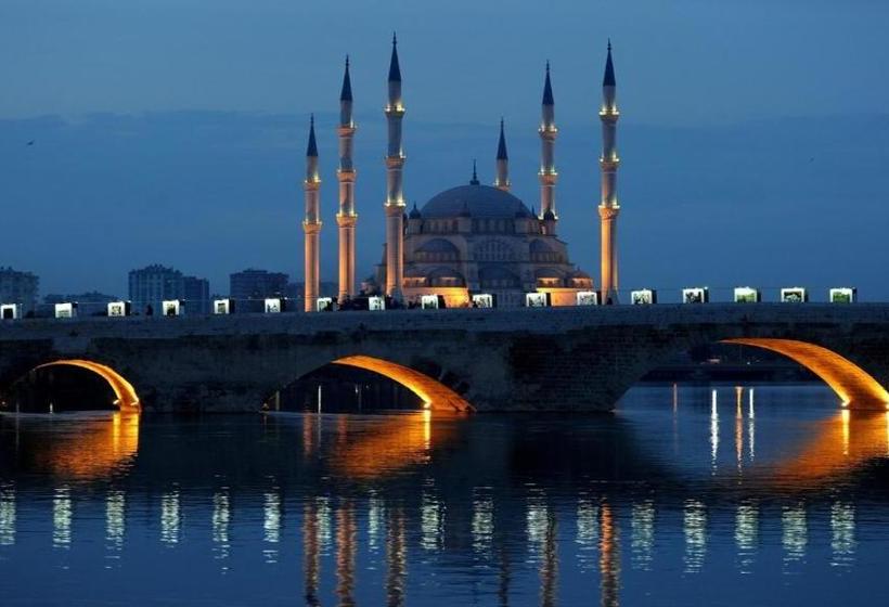 هتل Adana Saray