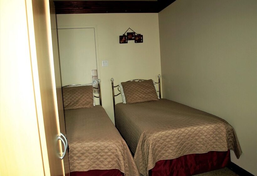 فندق Auberge Internationale La Vieille école