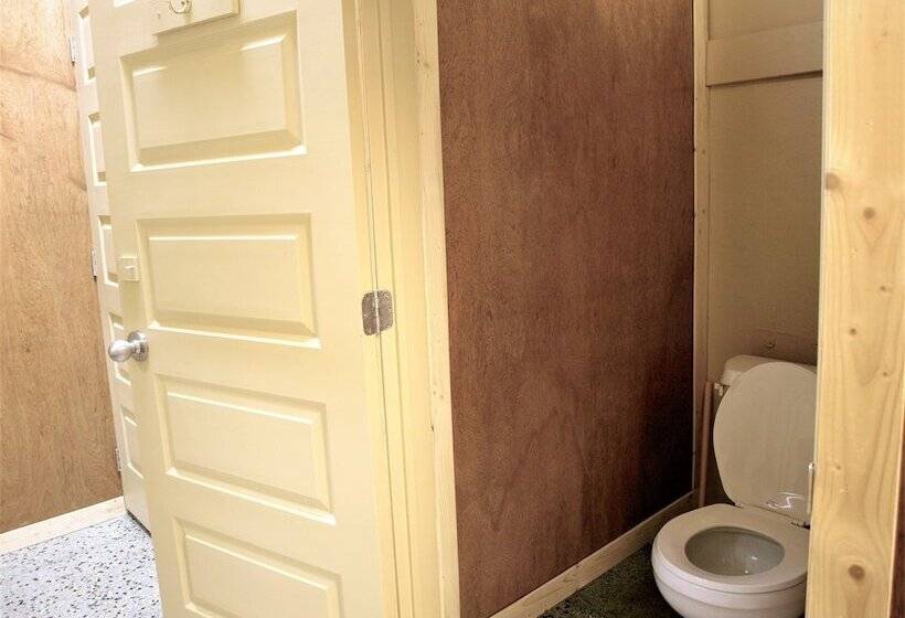 فندق Auberge Internationale La Vieille école