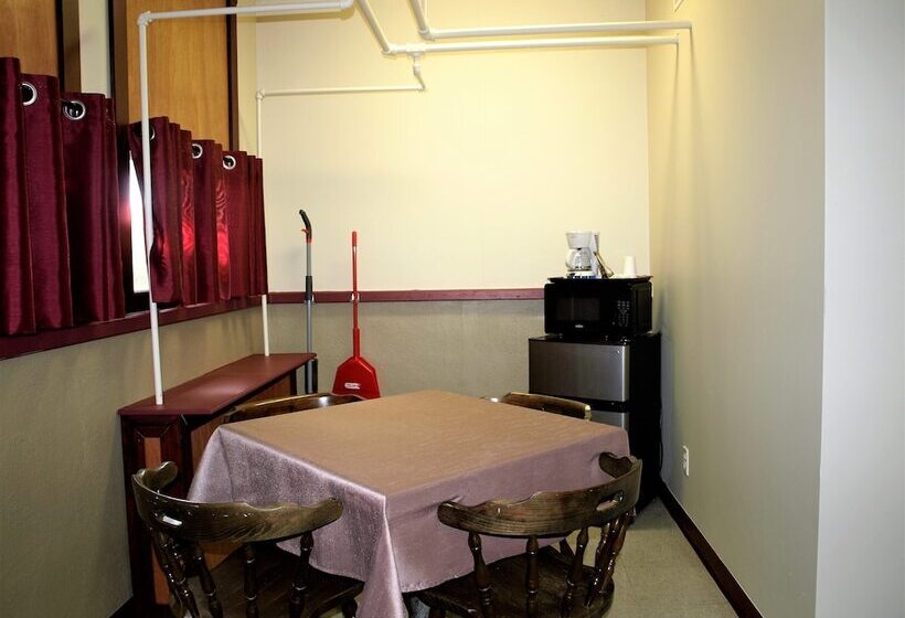 فندق Auberge Internationale La Vieille école