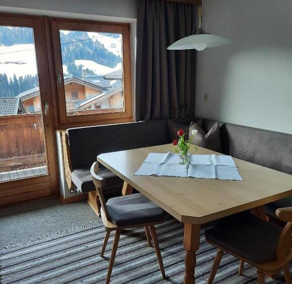 فندق Haus Gmahblick Ferienwonungen