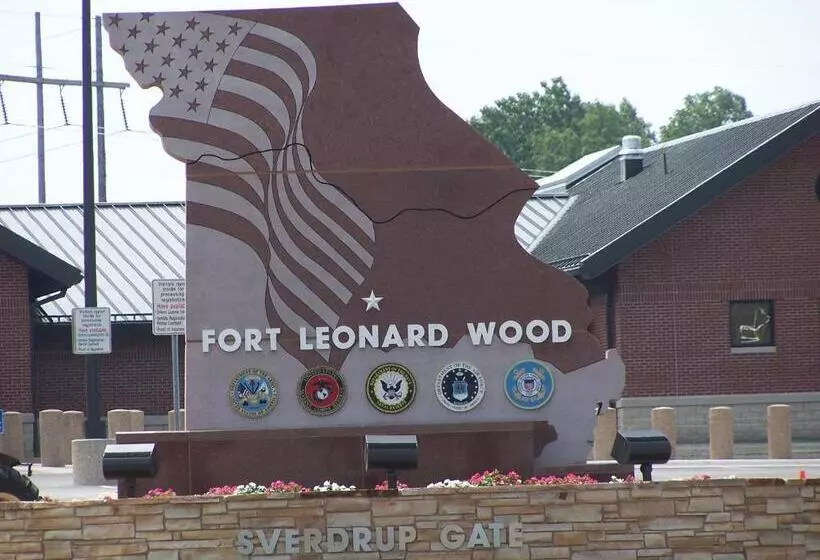 호텔 Hawthorn Extended Stay By Wyndham Saint Robert