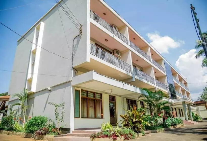 Hotel Kilimanjaro Crane