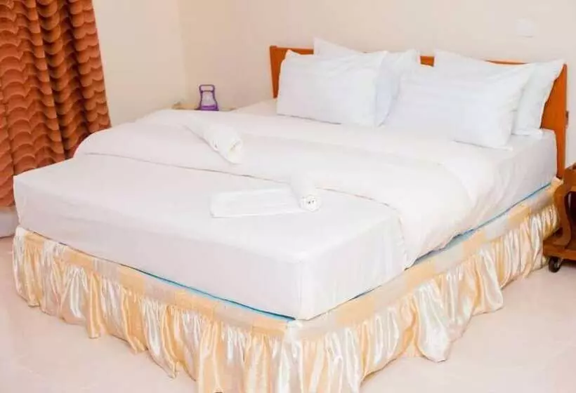 Hotel Kilimanjaro Crane