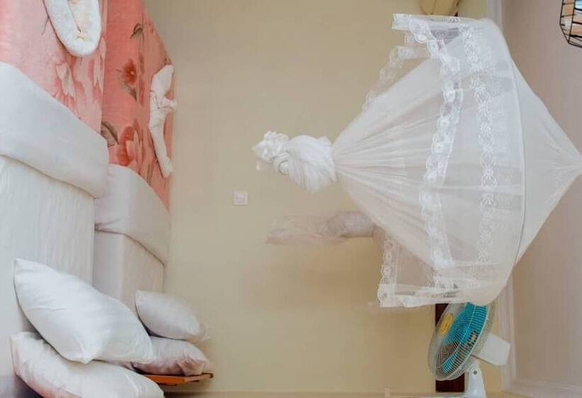 ホテル Kilimanjaro Crane