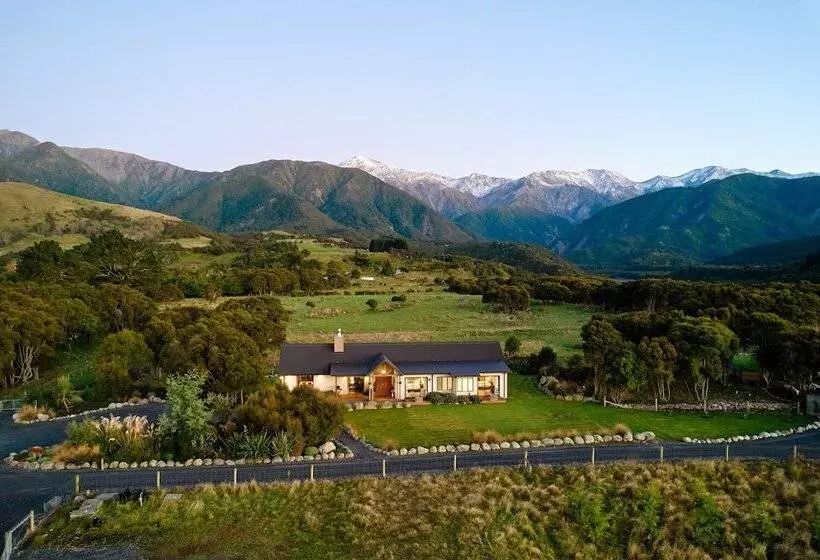 Hotelli Manakau Lodge