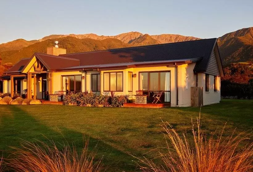 Hotelli Manakau Lodge