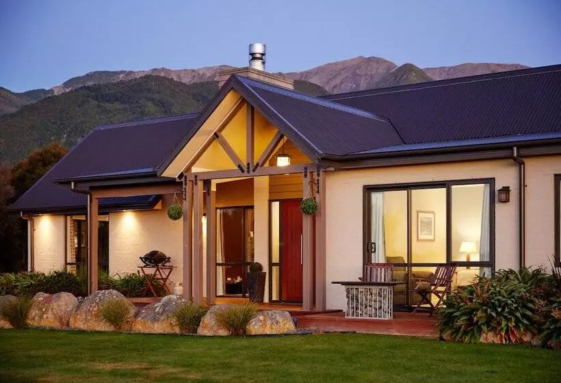Hotelli Manakau Lodge