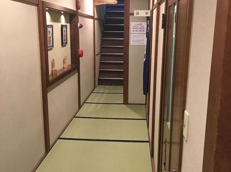 酒店 Minshuku Kuwataniya