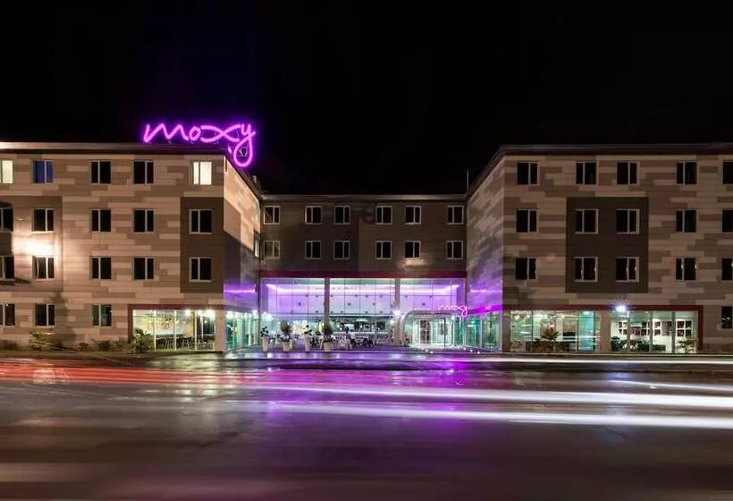 Szálloda Moxy Milan Malpensa Airport