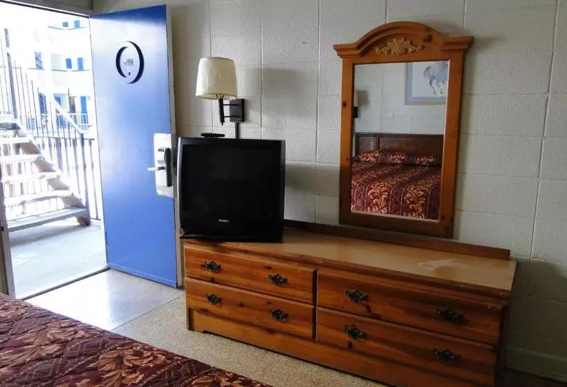 Отель Sea Gypsy Inn