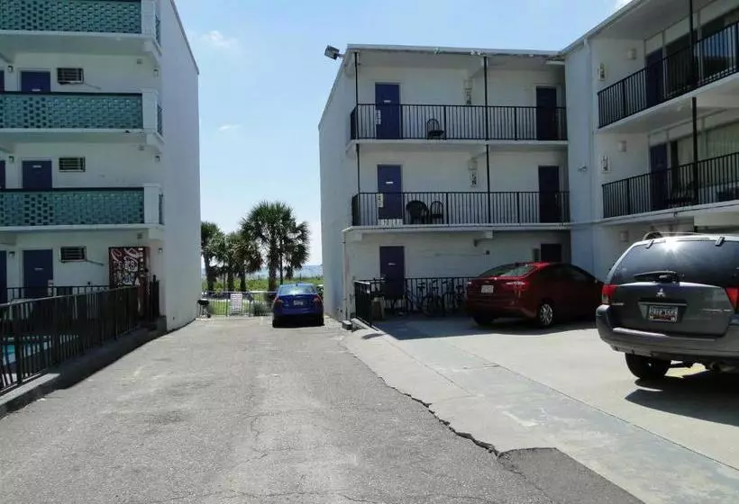 Отель Sea Gypsy Inn