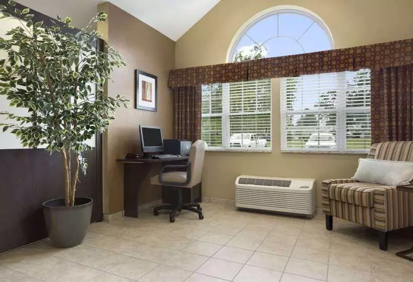 Microtel Inn And Suites Carrollton