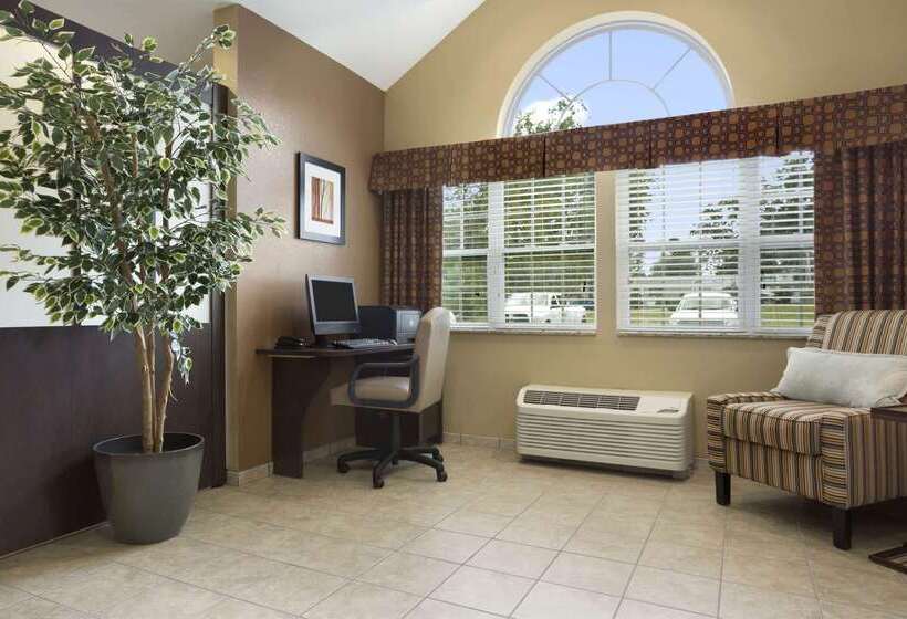 Microtel Inn And Suites Carrollton