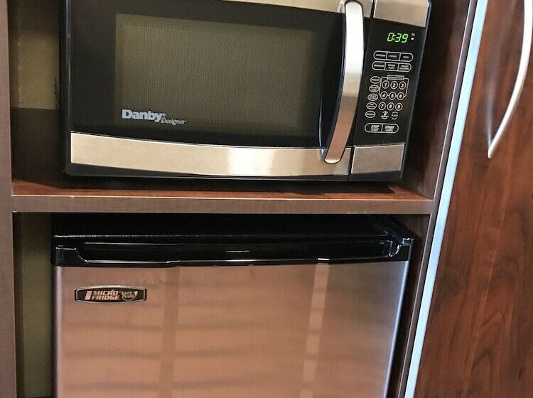 Microtel Inn And Suites Carrollton