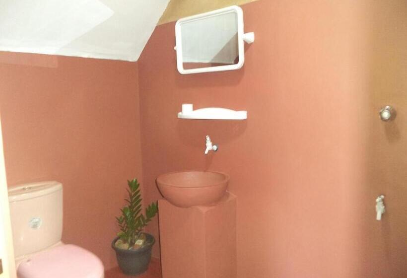 فندق صغير By The C Cabanas