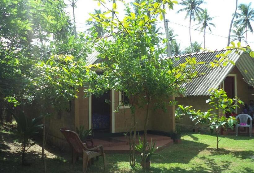 فندق صغير By The C Cabanas