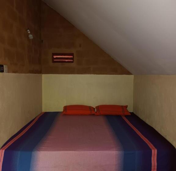 فندق صغير By The C Cabanas