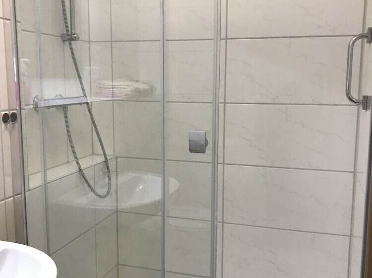 ユースホステル Gästehaus Viktoria