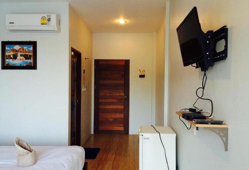 הוסטל Maehaad Garden Inn