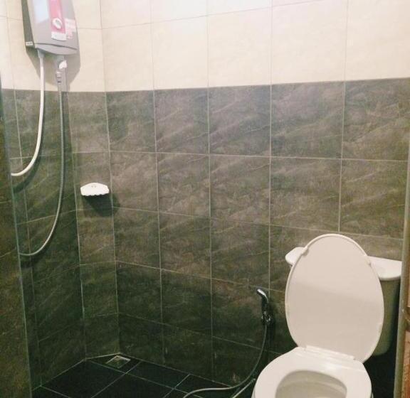 הוסטל Maehaad Garden Inn