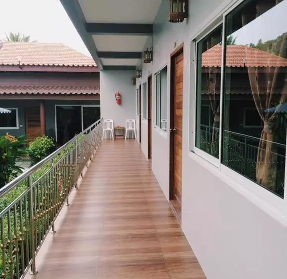 Retkeilymaja Maehaad Garden Inn