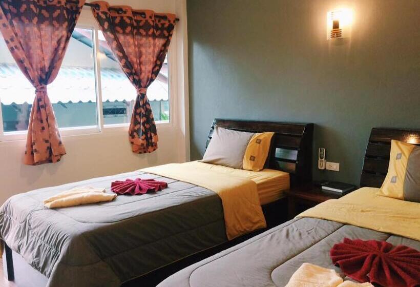 הוסטל Maehaad Garden Inn