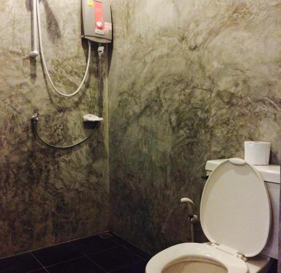 הוסטל Maehaad Garden Inn